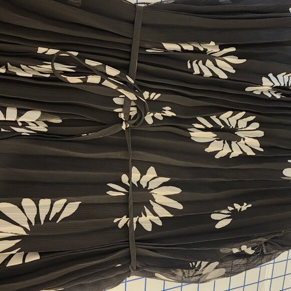 Halogen daisy print sleeveless pleated maxi dress Missing Button Large - Picture 5 of 12